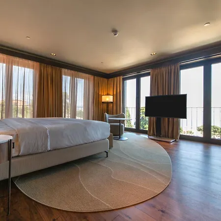 Keight Opatija, Curio Collection By Hilton מלון