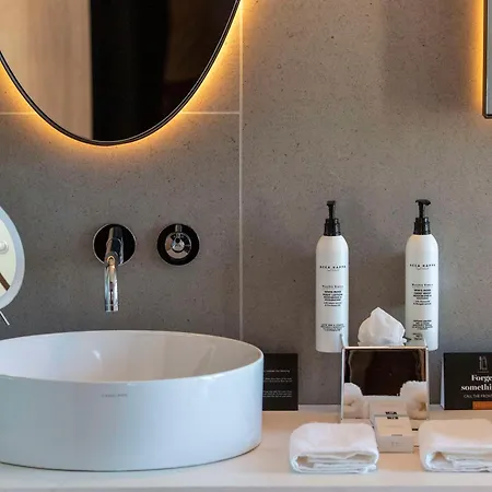 Keight Opatija, Curio Collection By Hilton מלון אופטיה